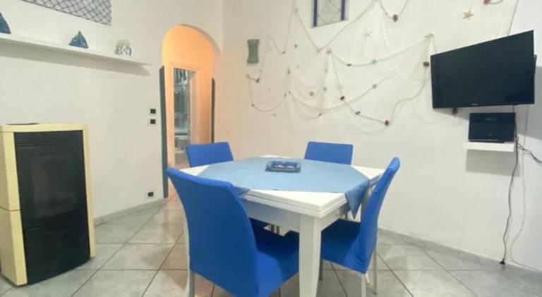 House with 2 rooms for 4 persons — photo 3