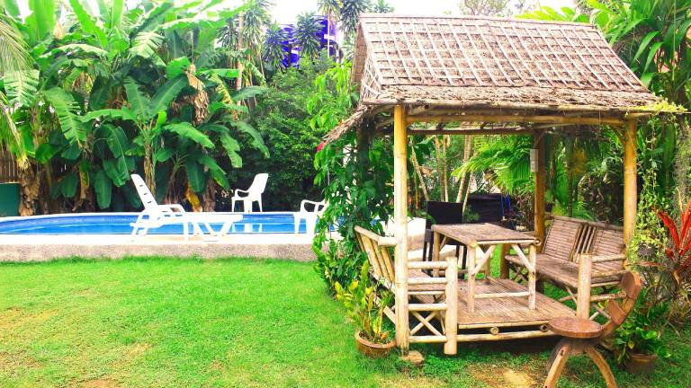 Bungalow with yard, grill & pool | Perfect for remote work — photo 4