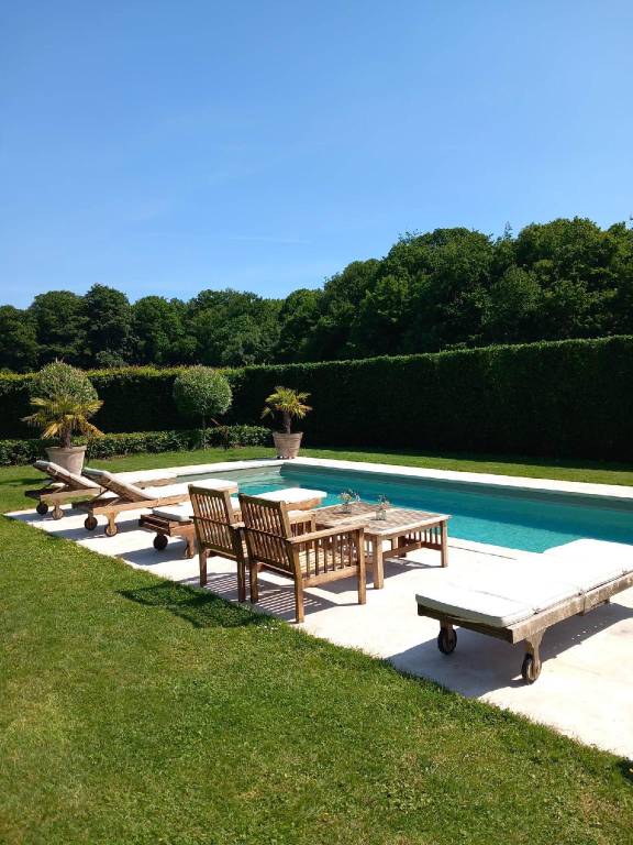 House with barbeque, garden & patio — photo 4