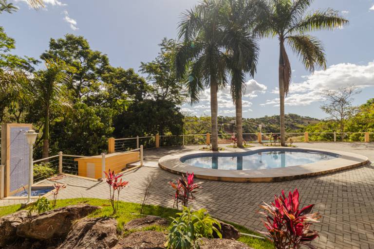 House with private pool & BBQ in São José dos Campos