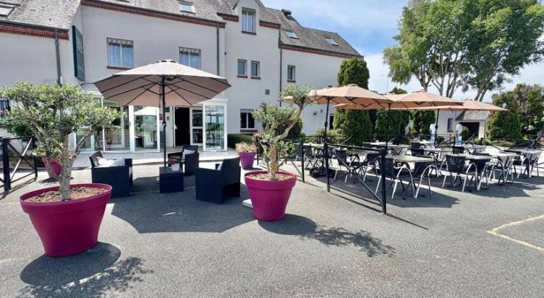 Logis Hotel Sully le Chateau — photo 4