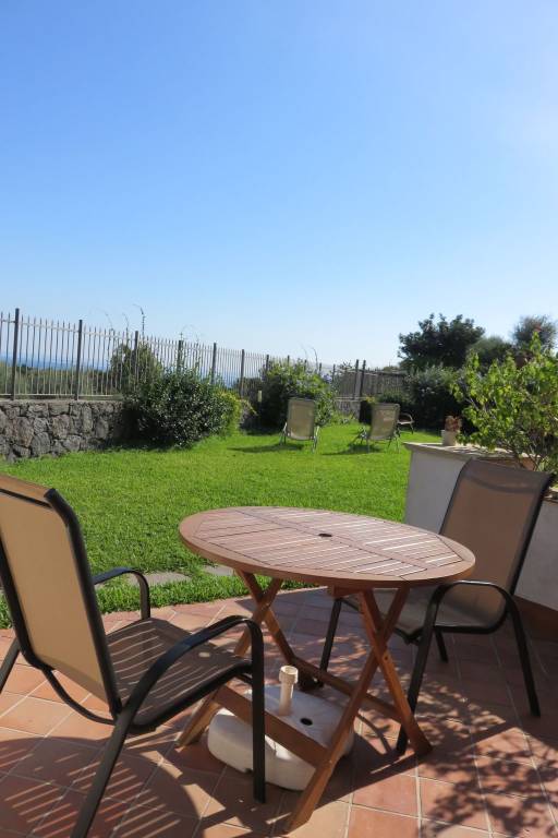 Holiday apartment with pool, terrace & garden — photo 2