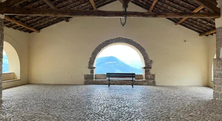House with 1 room for 4 persons in Latina