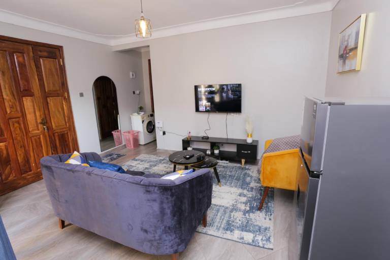 Yo House — photo 2