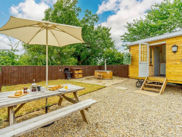 Lovely cottage with garden & jacuzzi | Pets allowed in Darlington