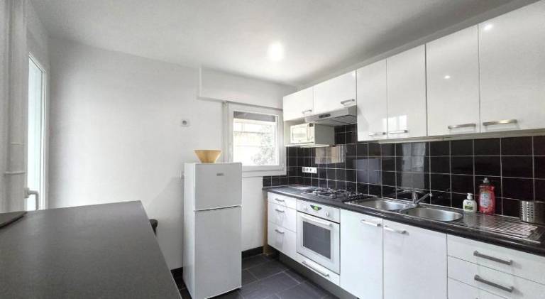 Nice rental apartment with terrace | Close to Promenade des Anglais | Close to the beach | Suitable for remote work | Dogs allowed — photo 3