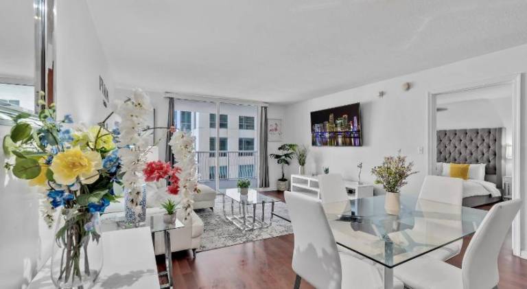 Amazing 1 Bed in Brickell key With FREE PKG in Miami, FL