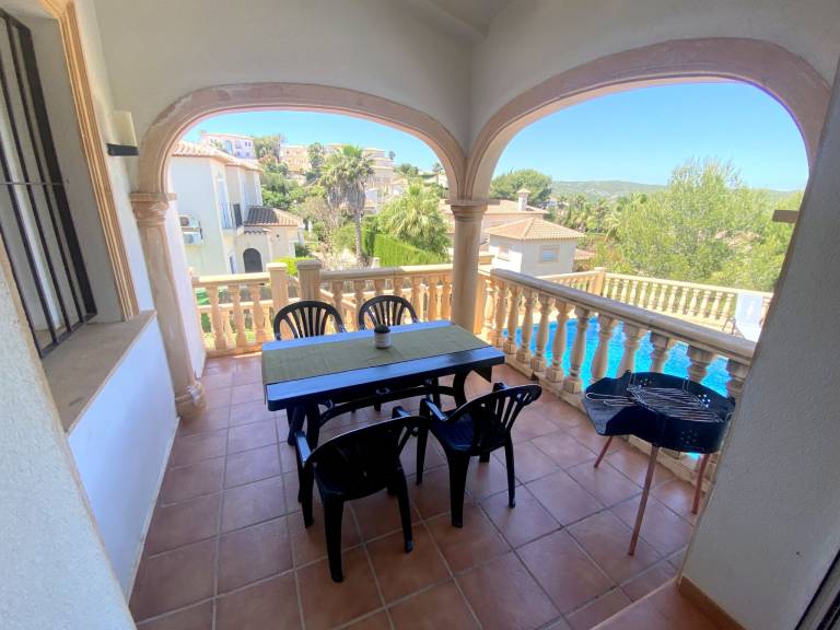 Fully equipped pleasant house with terrace, yard & private pool | Pets allowed — photo 3
