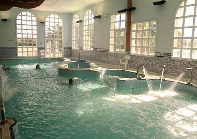 Apartment with jacuzzi — photo 3