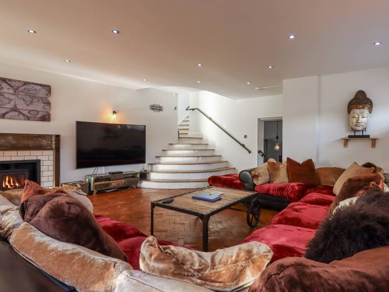 Cottage with garden, jacuzzi & pool | Beach view — photo 3