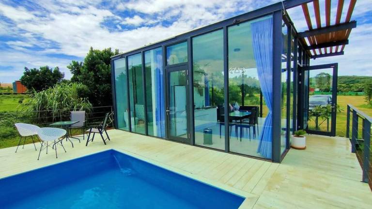 House with pool & hot tub — photo 3