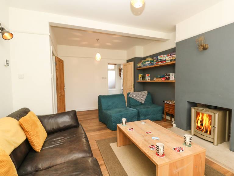 Family-oriented cottage with yard | Beach view | Close to the beach | Pets allowed — photo 4