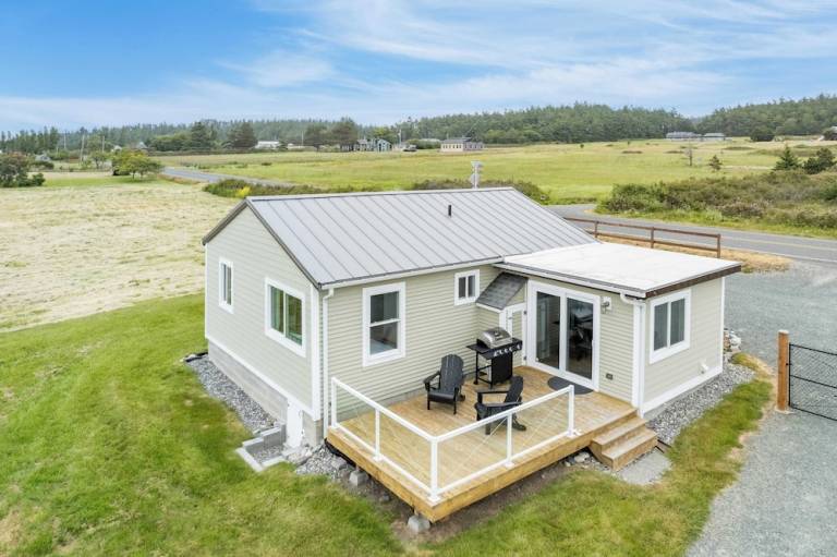 Cabin Oak Harbor