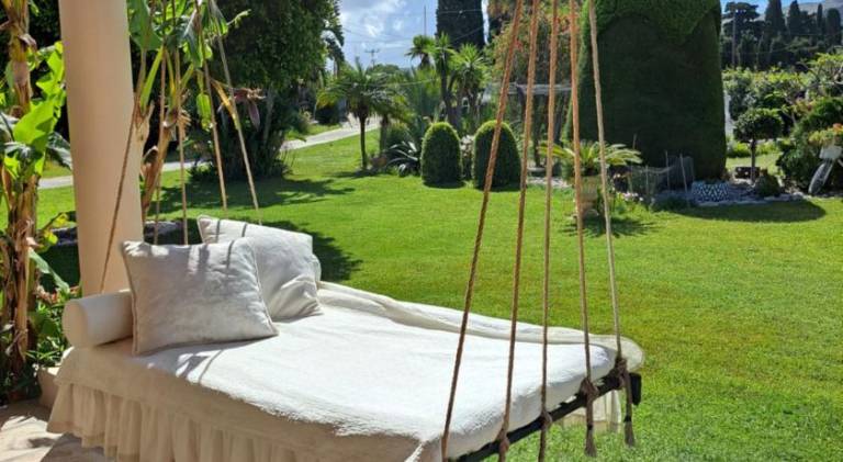 Fully equipped vacation home with barbeque, private pool & yard | Pets allowed — photo 3