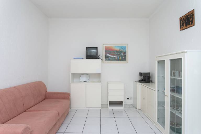 Rental apartment with patio — photo 2