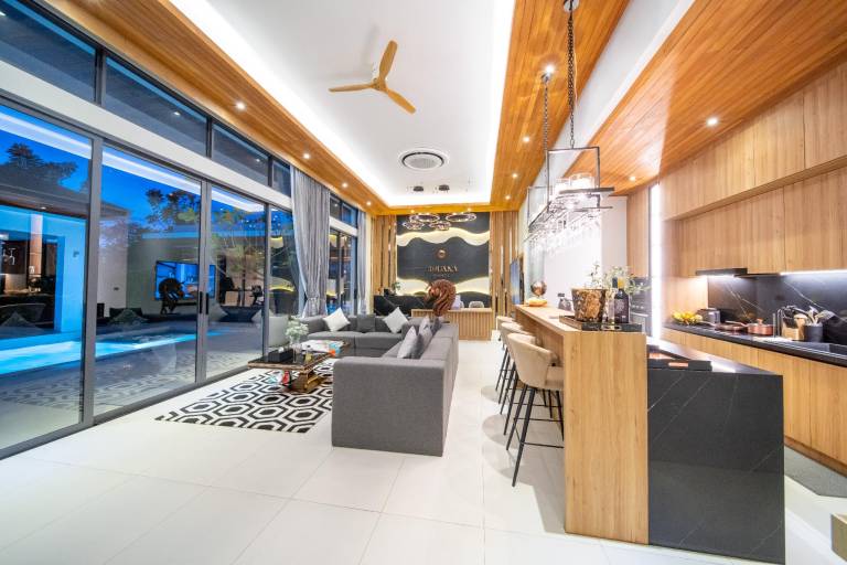 Villa with pool, patio & BBQ — photo 5