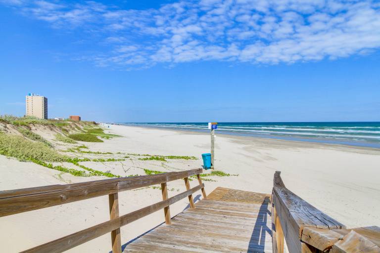 Steps to Shore: Condo w/ Balcony in Port Aransas — photo 2