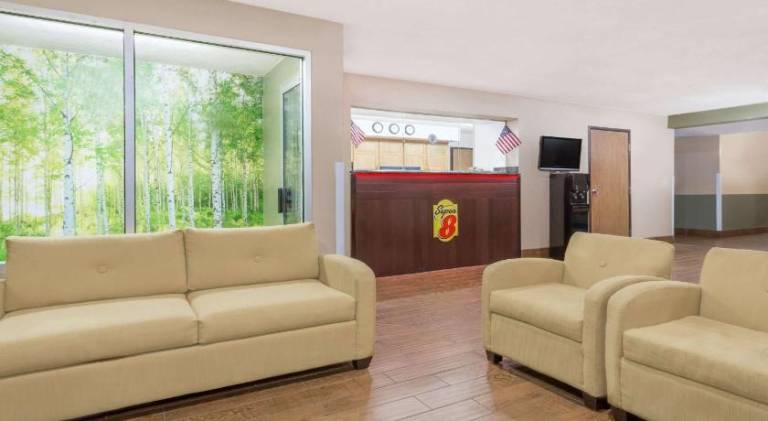 Super 8 By Wyndham Cedar City — photo 2