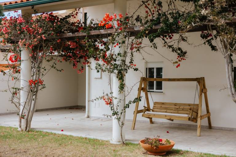 Vacation home with private pool, fast internet & yard | Mountain view — photo 3