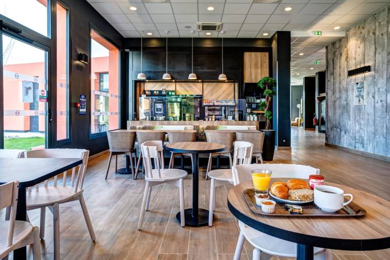 B&B HOTEL Bois d'Arcy Saint Quentin en Yvelines — photo 3