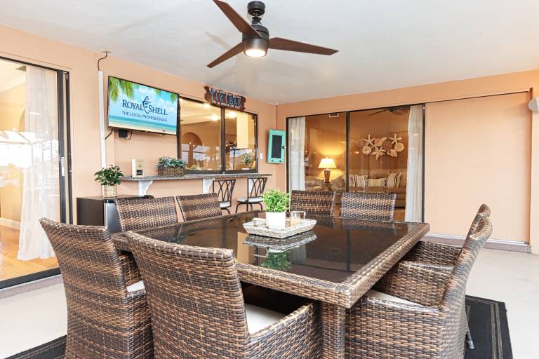 Family-oriented spacious vacation home with private pool & BBQ | Water view | Dogs allowed — photo 5