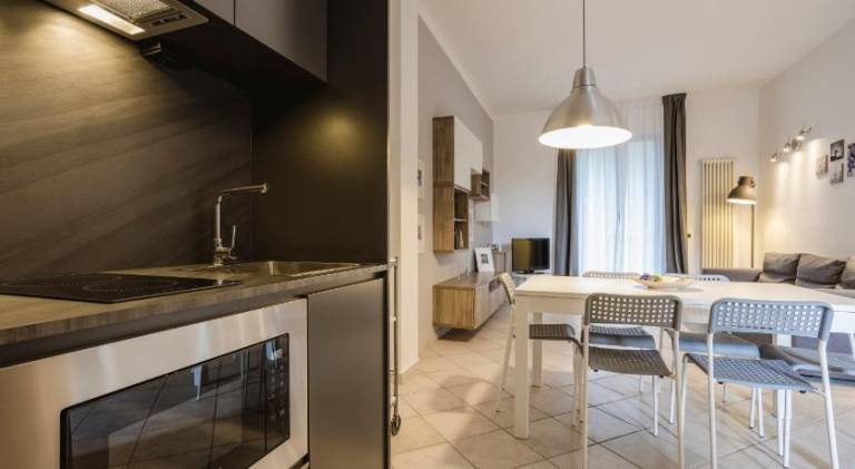 Serviced apartment with patio | Beach nearby | Dogs allowed — photo 3