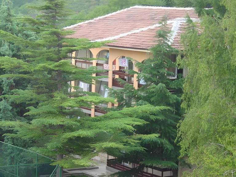 Ahilea Hotel - Free Pool Access in Balchik