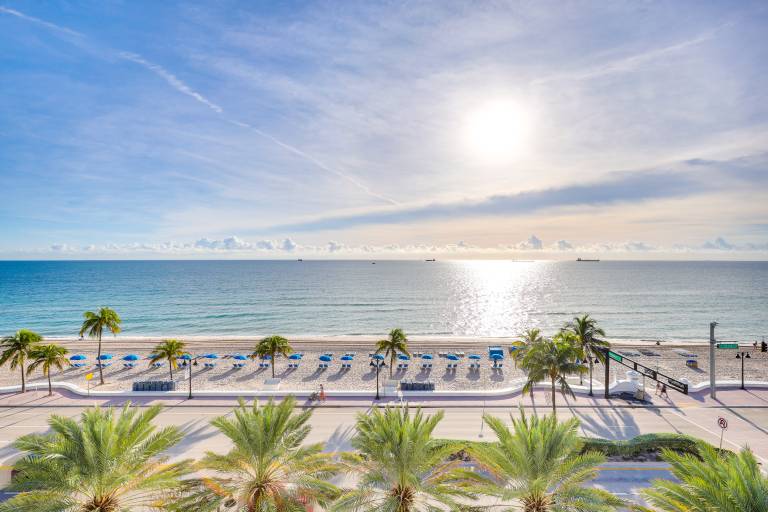 Resort Perks Luxe Florida Condo Near Restaurants