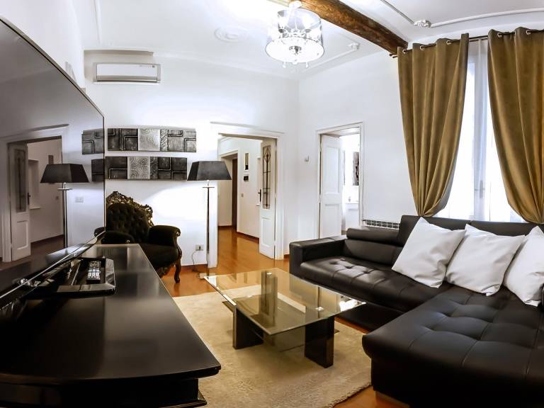 Apartment Rione VI Parione