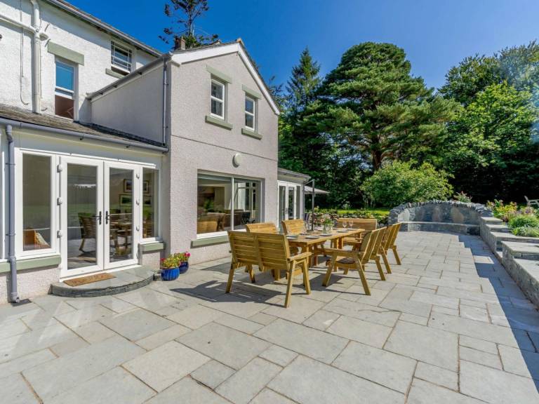 Cottage with garden — photo 3
