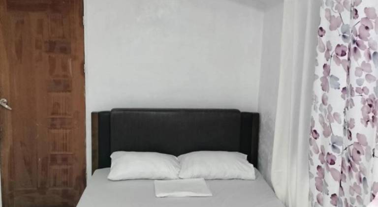 Sea Breeze Beach House in El Nido
