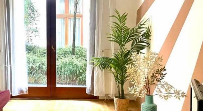 Beautiful rental apartment with garden & patio | Close to St. Stephen's Basilica | Suitable for remote work | Pet-friendly in Budapest