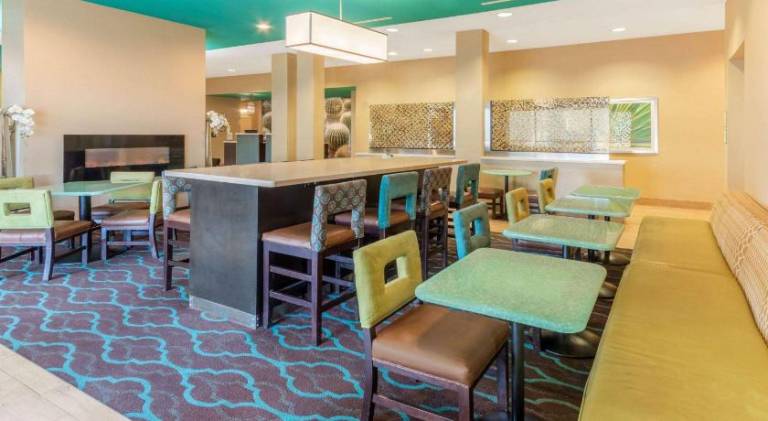 La Quinta Inn & Suites by Wyndham Carlsbad — photo 5