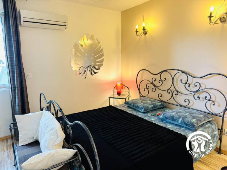 Fully equipped pleasant gite with private pool, garden & patio | Pet-friendly — photo 2