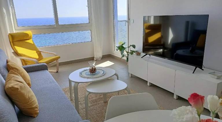 Fully equipped beautiful apartment with yard, pool & patio | Water view | Close to the beach | Good for workation | Pets allowed — photo 2