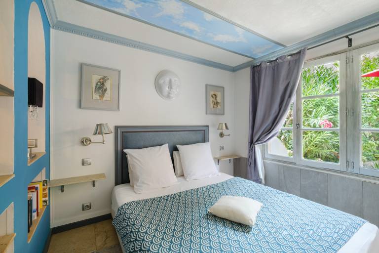 Bed and breakfast with patio, fast internet & yard | Mountain view in Menton
