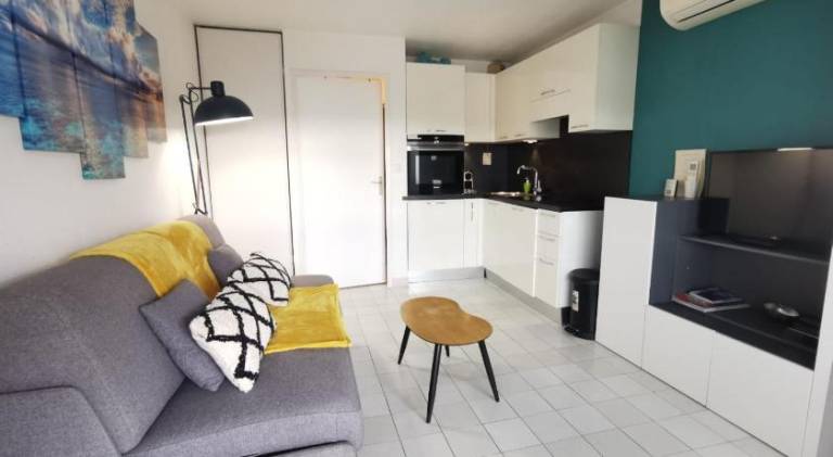 Apartment with 1 room for 4 persons in Fréjus
