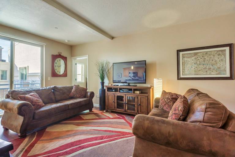 Condo Poplar Grove