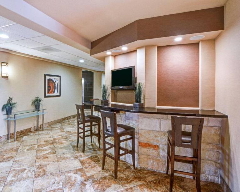 Comfort Suites Arlington - Entertainment District — photo 5