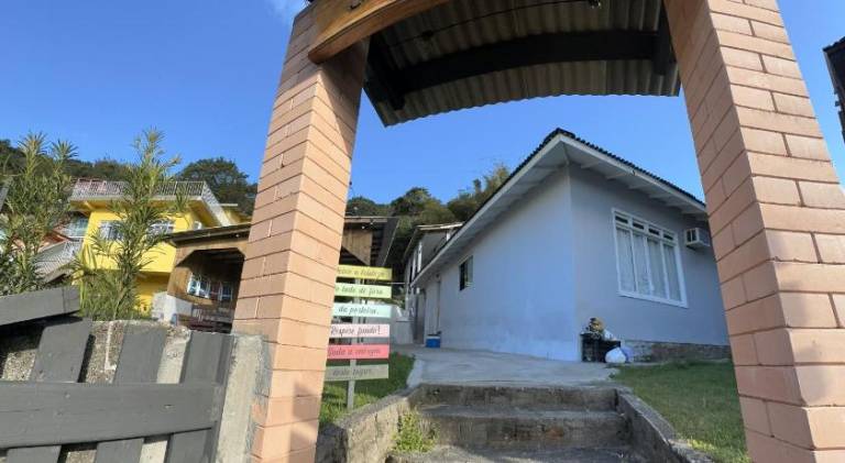 Pleasant house | Close to the beach | Dogs allowed in Florianópolis