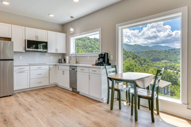 Smoky Mtn Getaway: Modern 2BR/2BA w/Stunning Views — photo 5