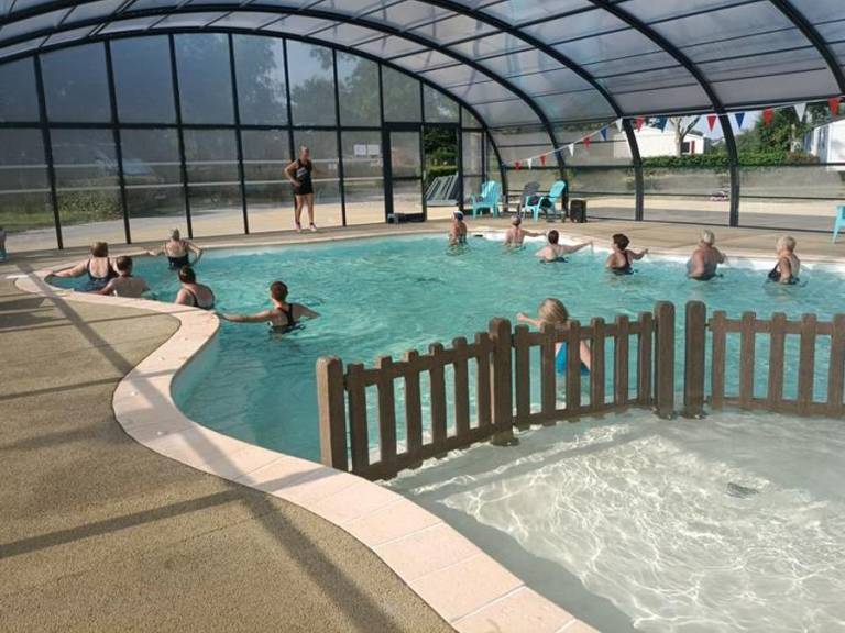 Charming mobile home with terrace & heated pool | Dogs allowed — photo 3