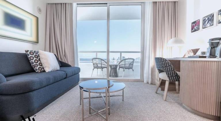 Charming apartment | Next to the beach | Pets are welcome in Miami Beach, FL