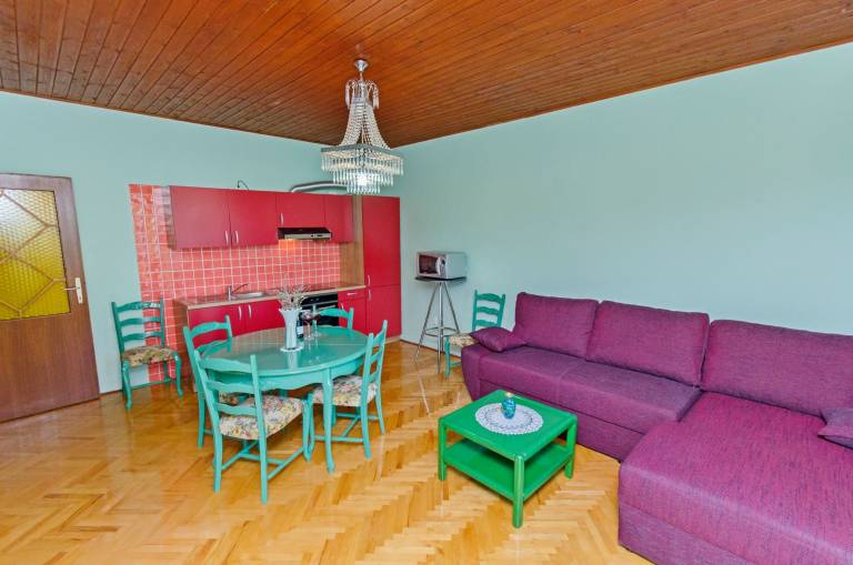 Rental apartment with patio & barbeque | Sea view — photo 3
