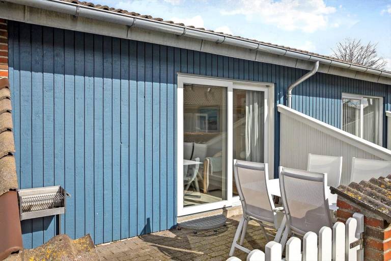 Vacation home with patio & BBQ | Sea view — photo 3