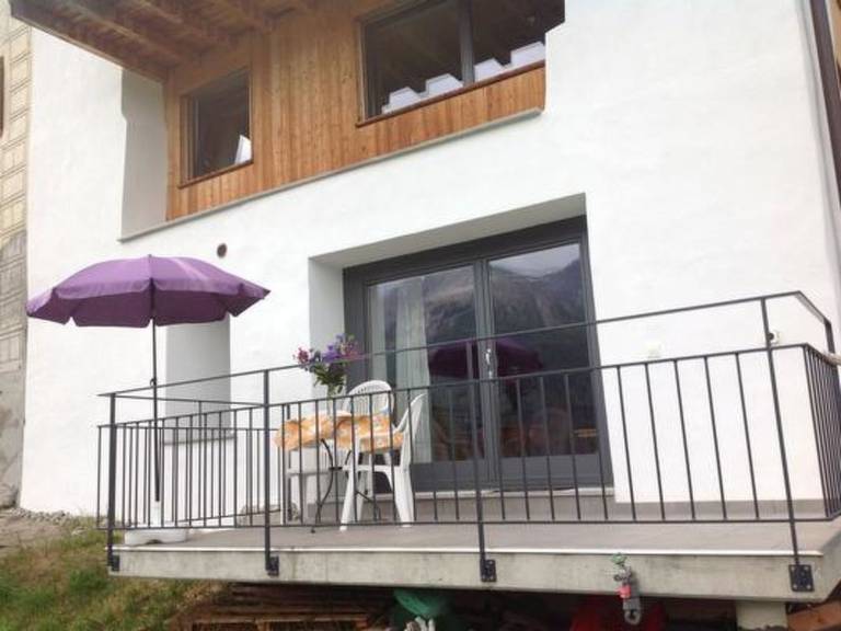 Rental apartment with grill & patio — photo 2
