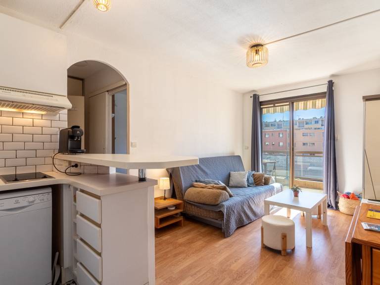 Holiday apartment with patio — photo 5