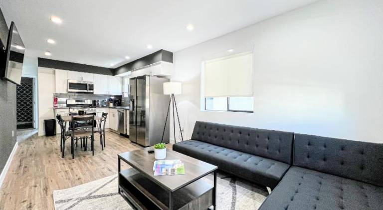 Vacation home with 4 rooms for 8 persons in Culver City, CA