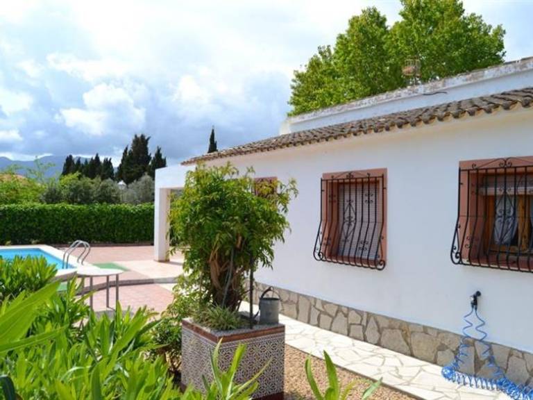 Villa with garden, private pool & BBQ | Beach nearby | Pet-friendly — photo 3