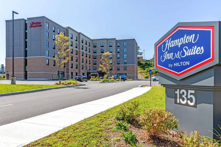 Hampton Inn Boston/Waltham in Waltham, MA